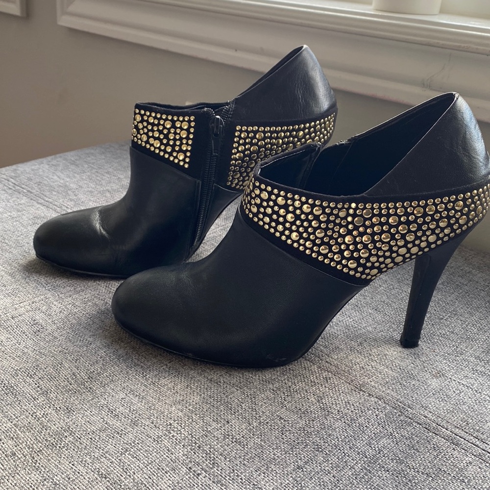 ABS Allen Schwartz leather bootie 9.5